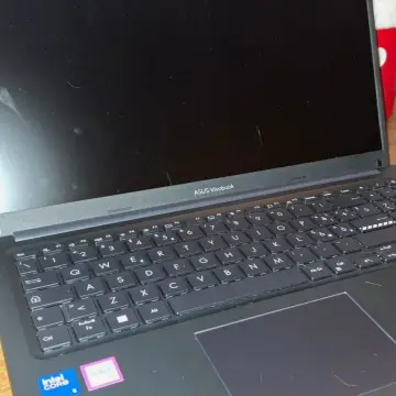 तस्वीरें असली हैं — Asus VivoBook 15 8GB/512GB सिल्वर, साफ़ हालत में