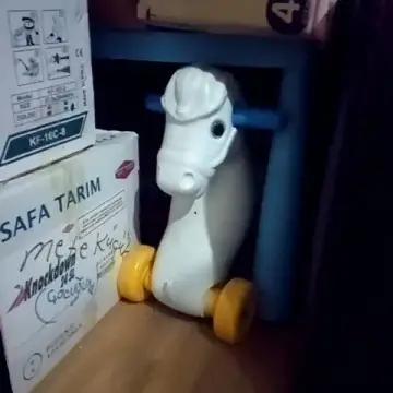 tekerlekli at çocuk oyuncağı
