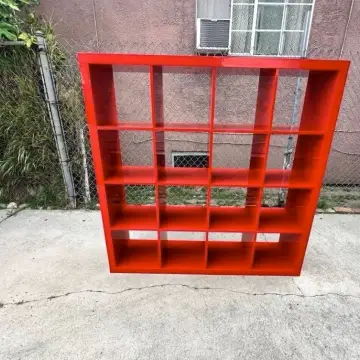 Estante para livros, limpo e cuidado, detalhes por mensagem