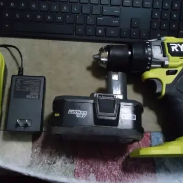 充電式ドリル、引っ越しのため、きれいな状態、問題なく動作します、追加の詳細はメッセージで確認できます