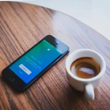 od Ręki do Odbioru — iPhone 12 512GB Czarny, jak Nowy