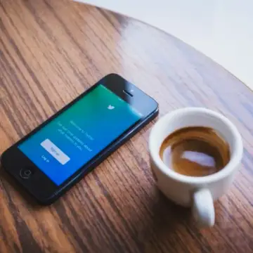 iPhone 13 256GB سفید, تصاویر اصلی ہیں — صاف حالت میں
