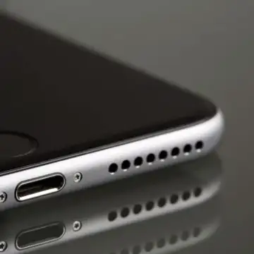 w dobrym stanie, Bez niespodzianek — iPhone 13 256GB Biały
