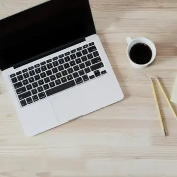 Czyściutki, trzymany starannie — MacBook Air M1 8GB/256GB Srebrny