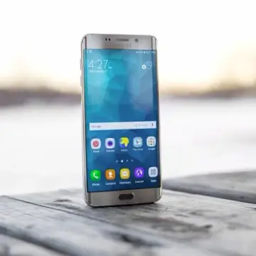 놀랄 일 없음 — Samsung Galaxy S21 512GB 그레이, 합리적인 가격