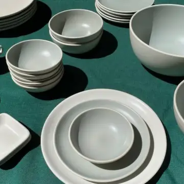 Servizio di piatti, dettagli disponibili su richiesta