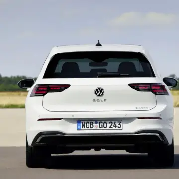 Volkswagen Golf 2014 डीज़ल, जल्दी हैंडओवर — बहुत कम इस्तेमाल